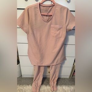 Jaanuu pink scrub set